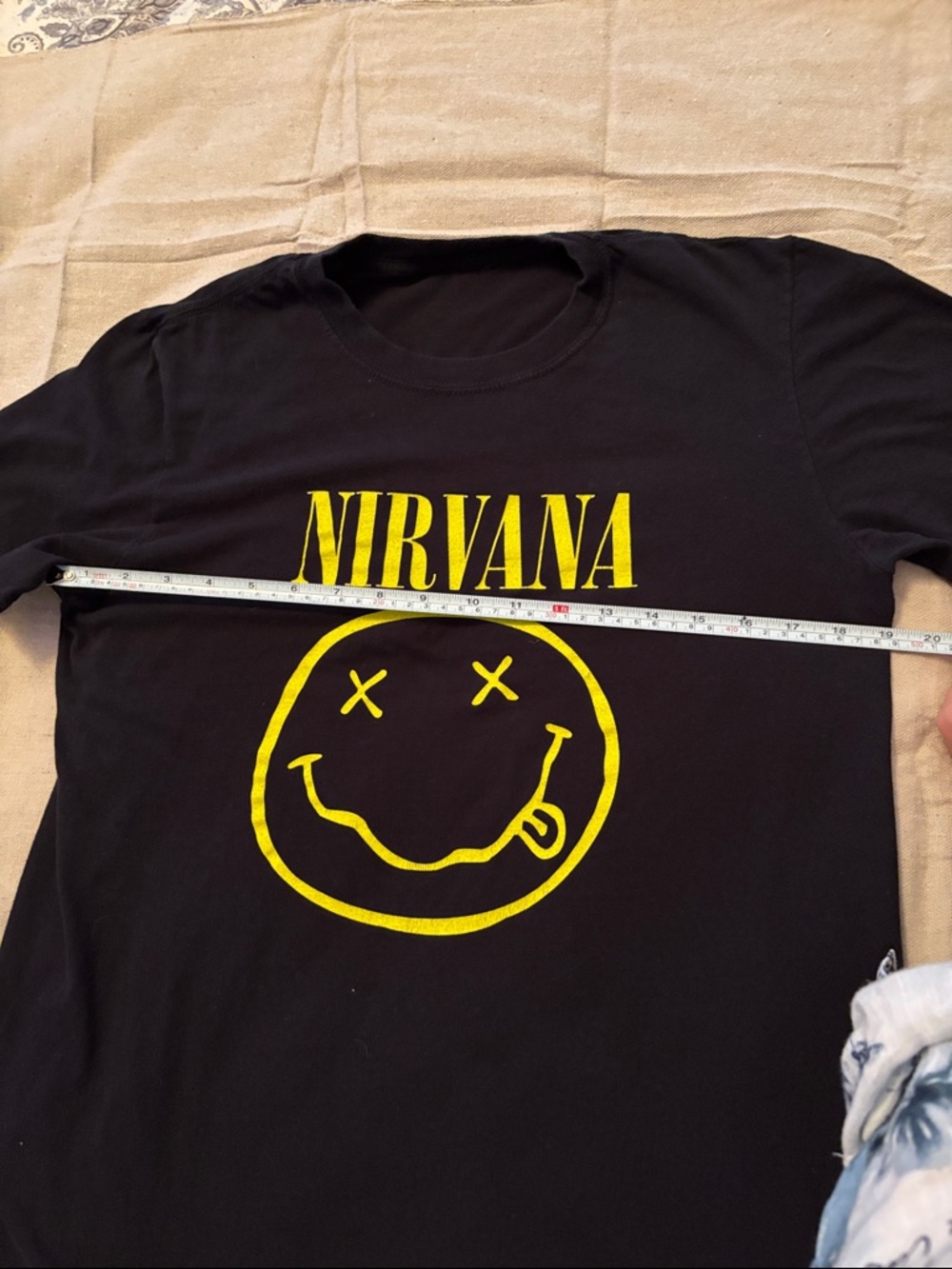Nirvana  Black Tee with Yellow Logo S - Picture 3 of 5